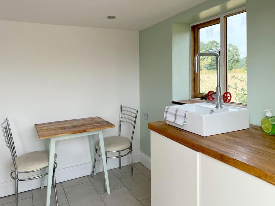 Apartament The Hut Ross-on-Wye Zewnętrze zdjęcie
